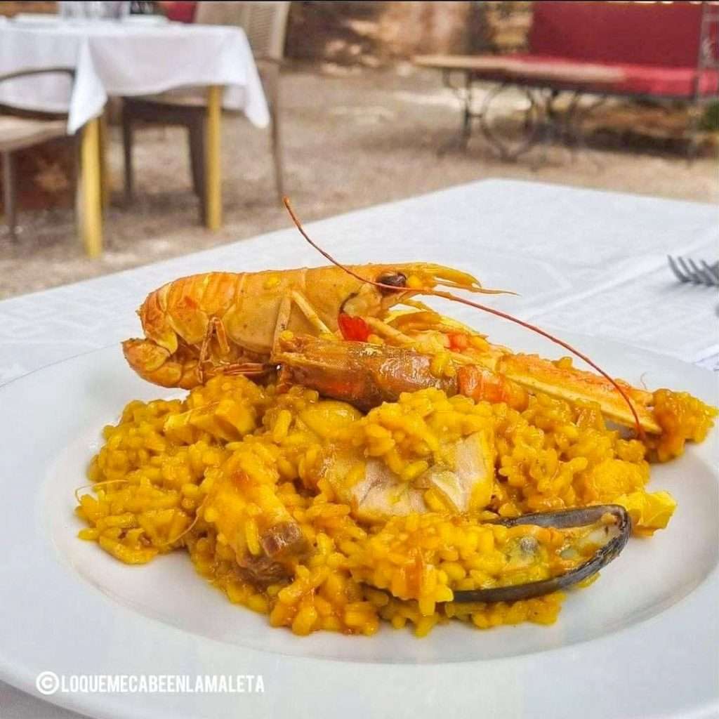 Paella en Restaurante Sa Caleta 